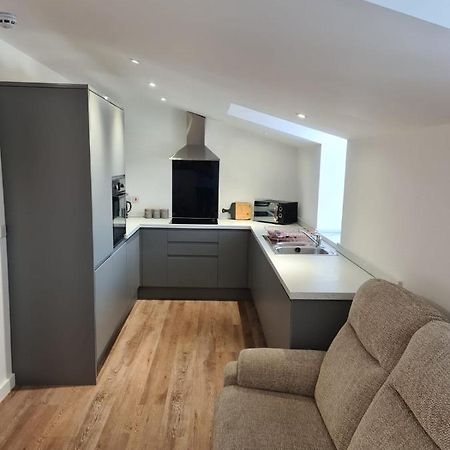 2 Bedroom Central Apartment Leek Dış mekan fotoğraf