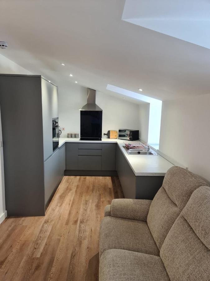 2 Bedroom Central Apartment Leek Dış mekan fotoğraf