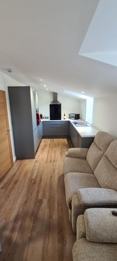 2 Bedroom Central Apartment Leek Dış mekan fotoğraf
