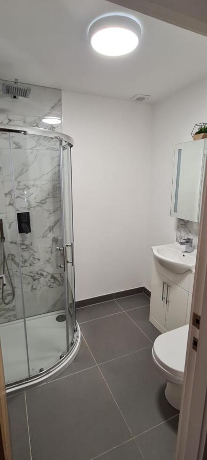 2 Bedroom Central Apartment Leek Dış mekan fotoğraf